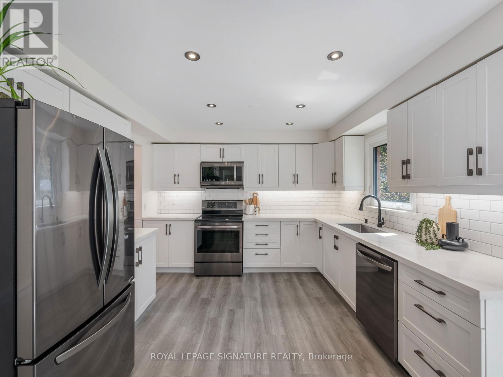 53 BLUEKING CRESCENT Image 15