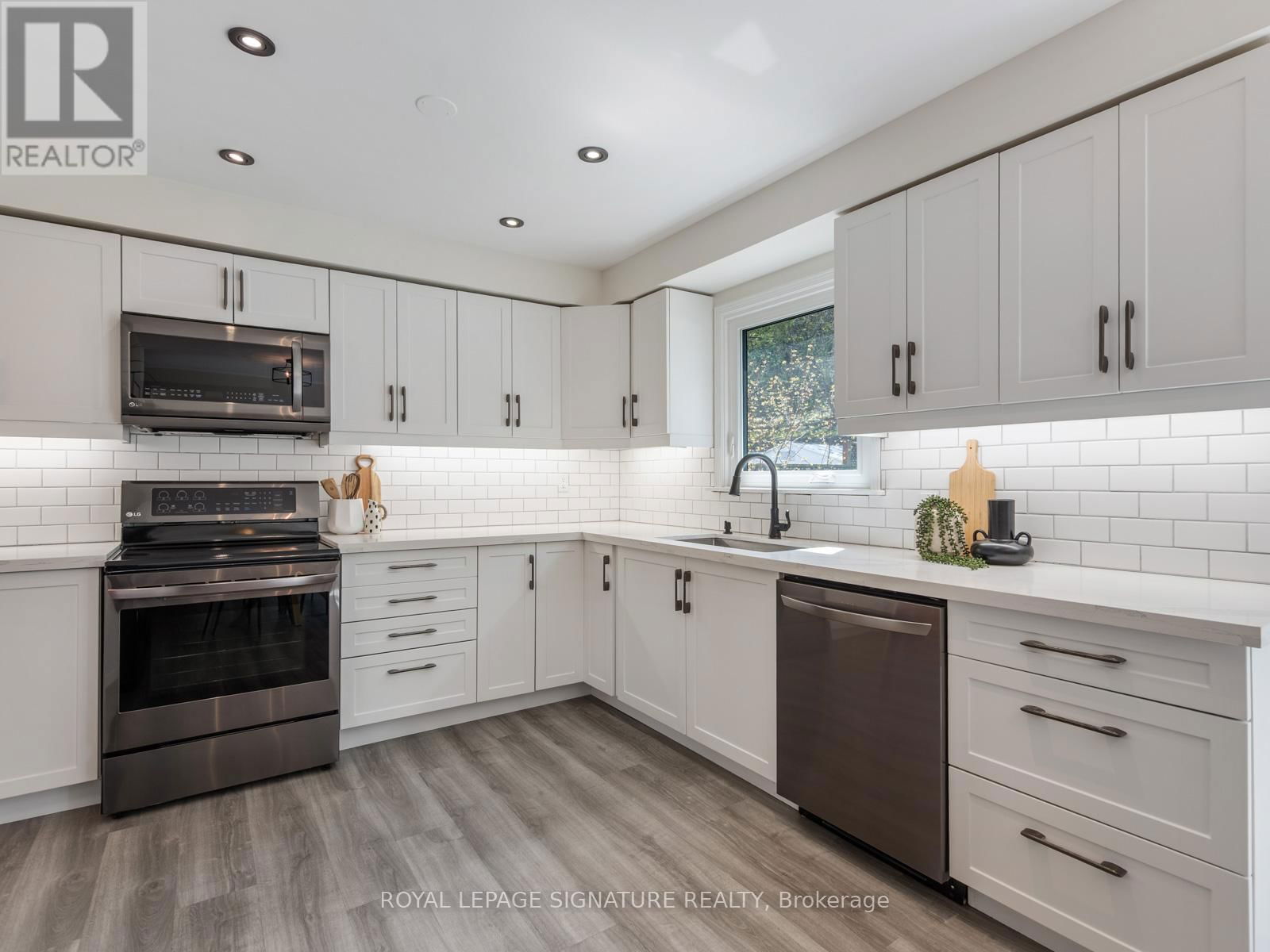 53 BLUEKING CRESCENT Image 16