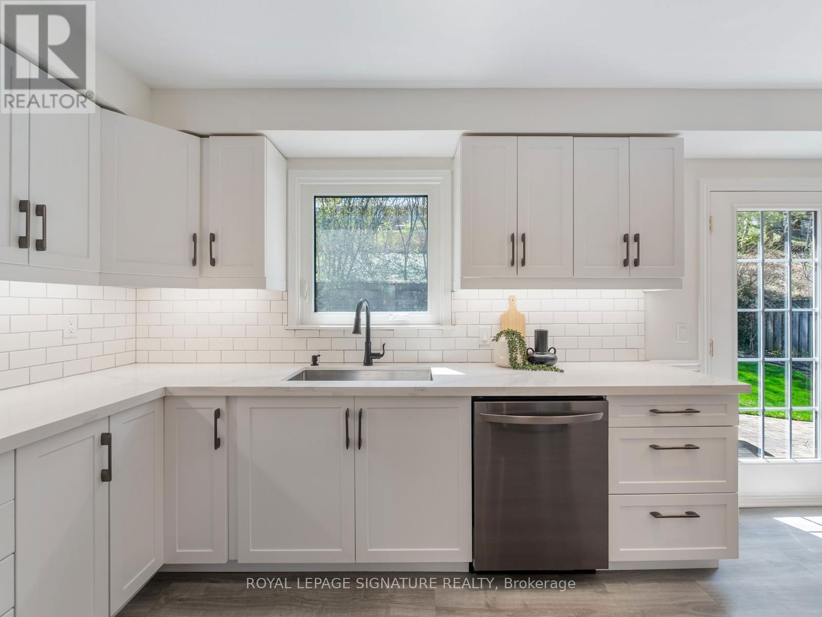 53 BLUEKING CRESCENT Image 19