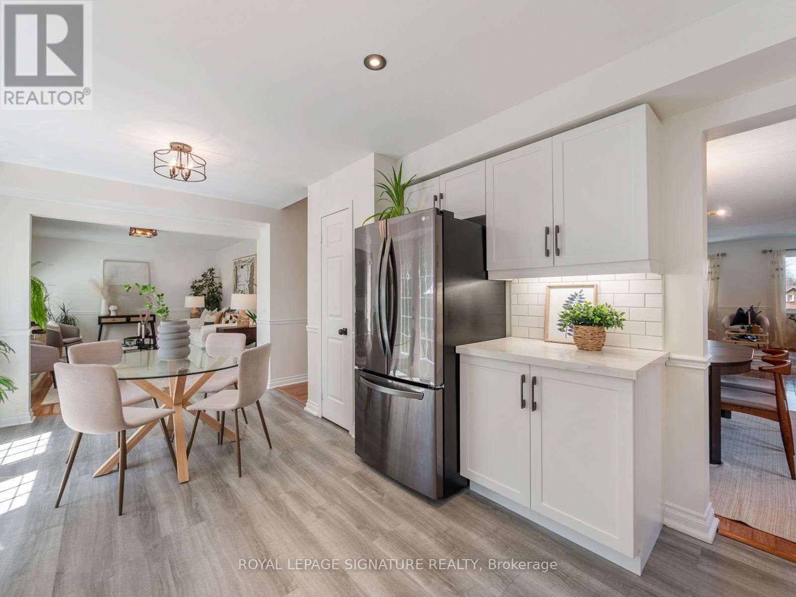 53 BLUEKING CRESCENT Image 21