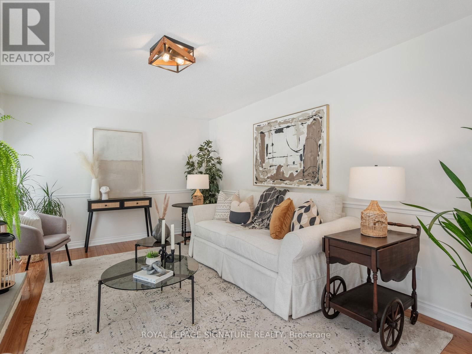 53 BLUEKING CRESCENT Image 25