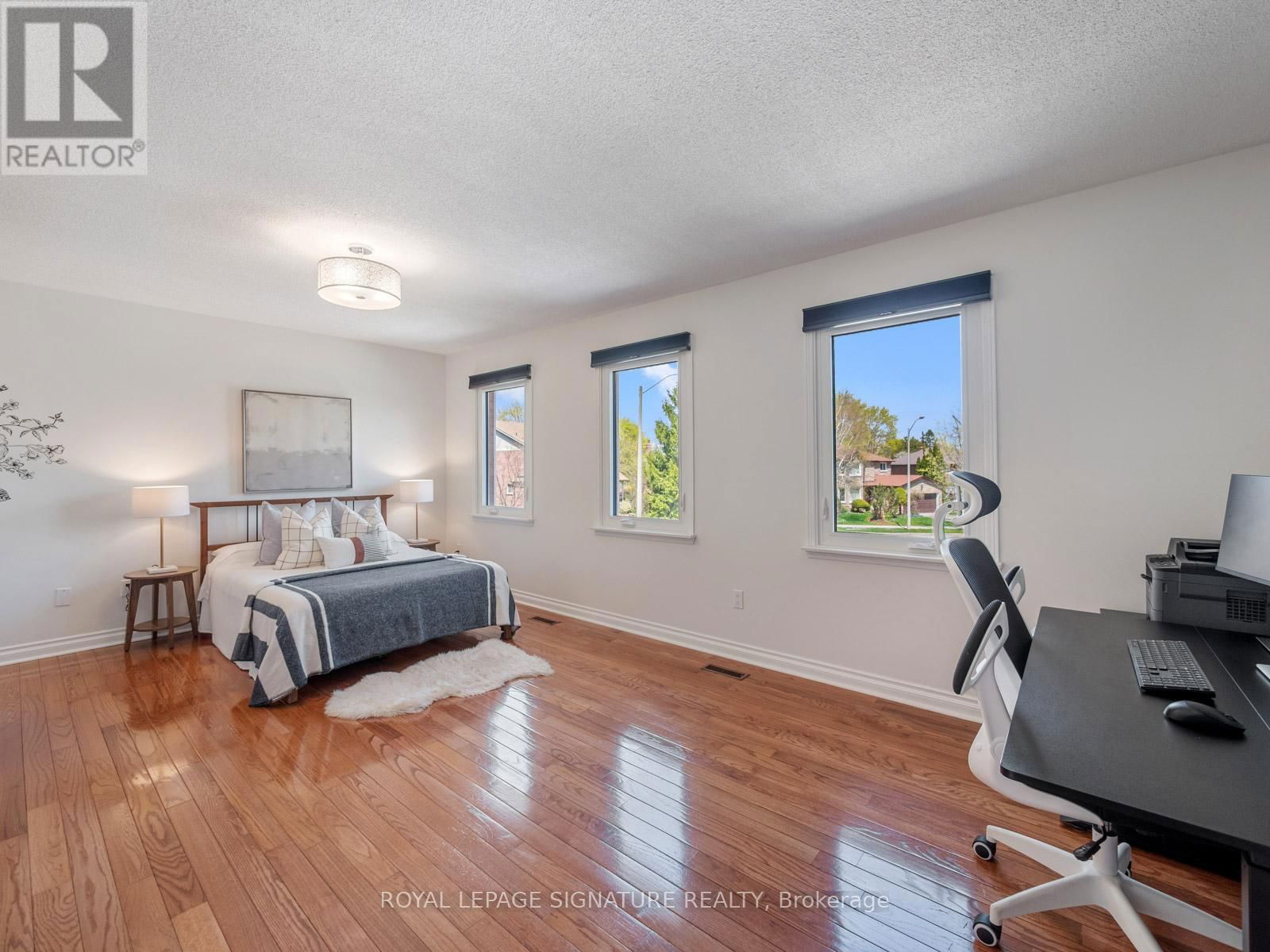 53 BLUEKING CRESCENT Image 27