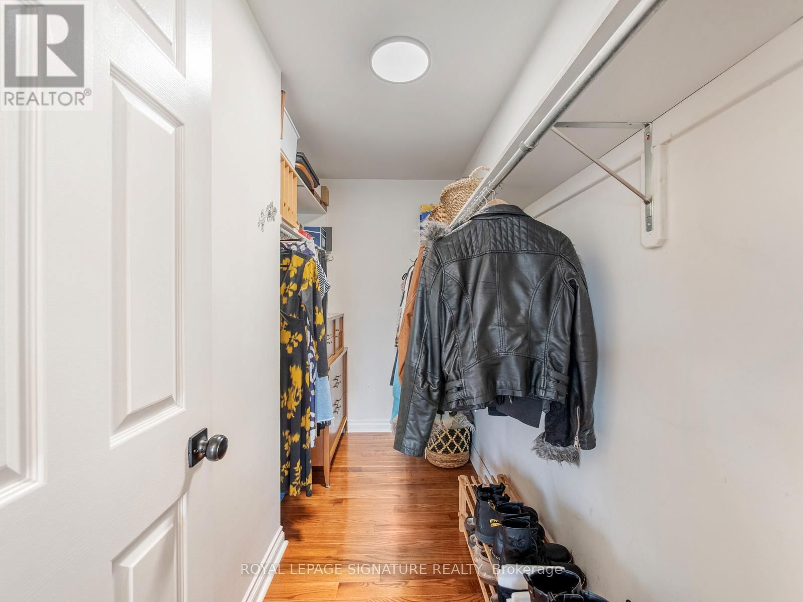 53 BLUEKING CRESCENT Image 30