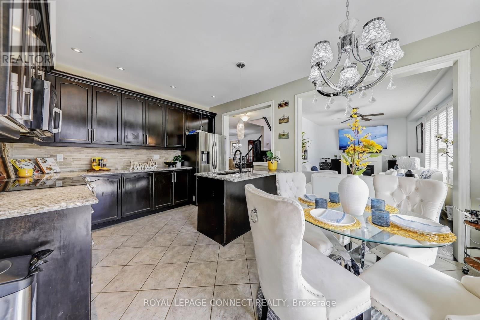 936 LANGFORD STREET Image 13