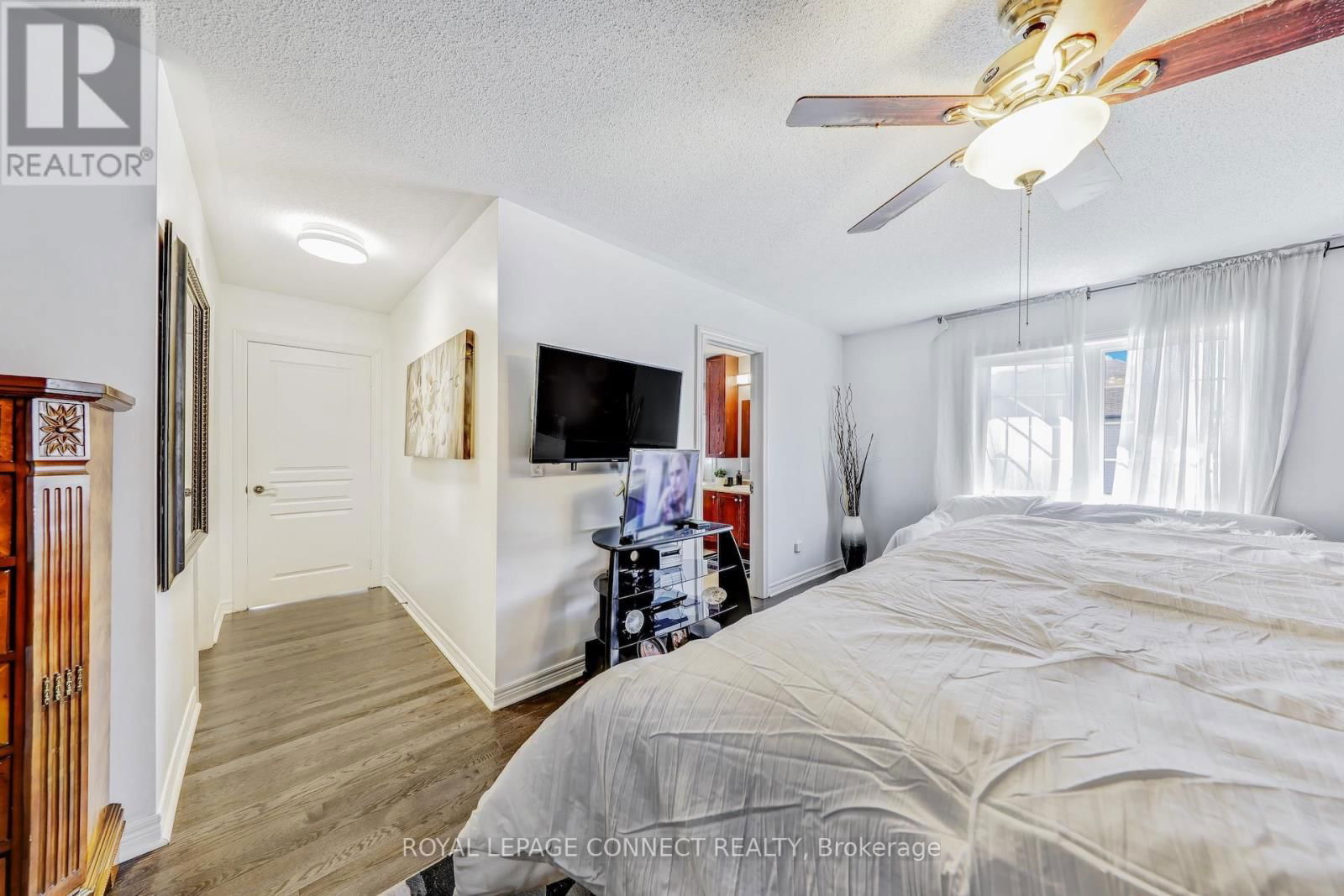 936 LANGFORD STREET Image 27