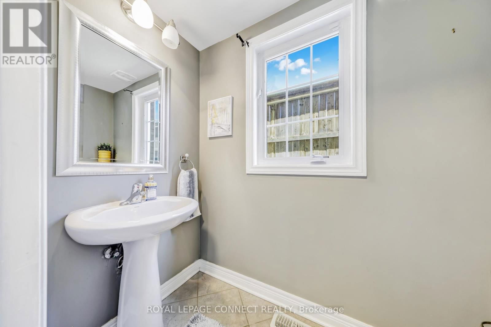 936 LANGFORD STREET Image 29