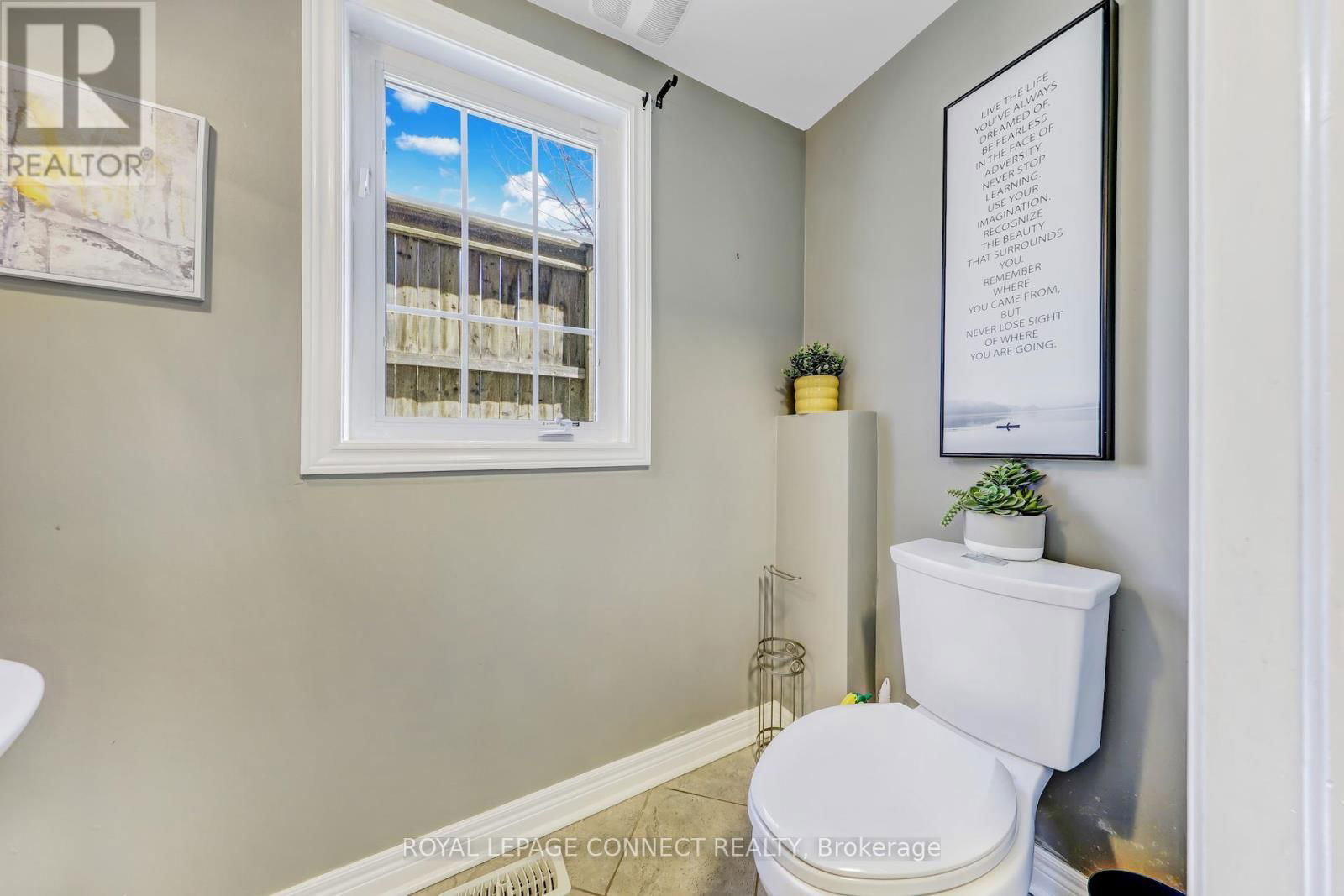936 LANGFORD STREET Image 30
