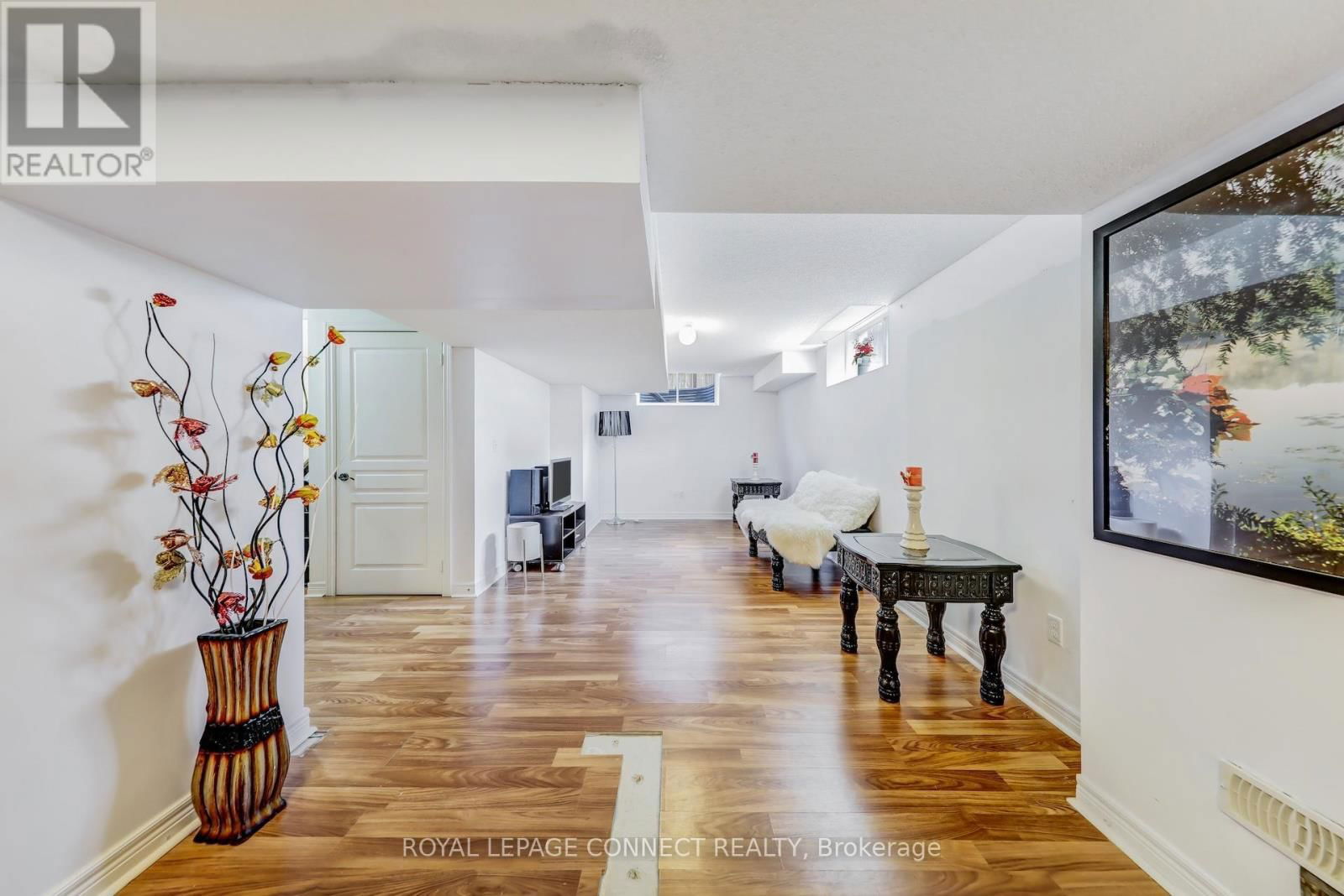 936 LANGFORD STREET Image 33