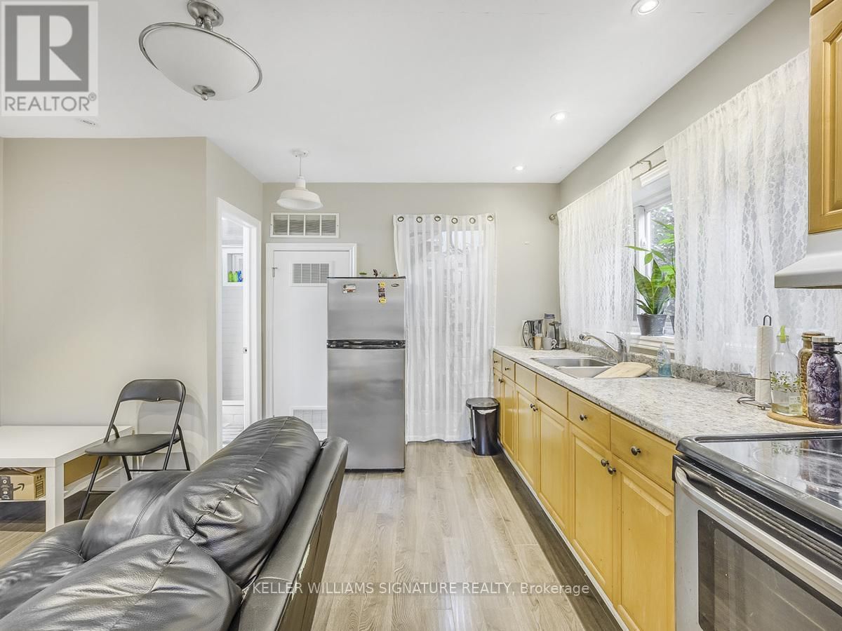 side unit - 65 ORTON PARK ROAD Image 10