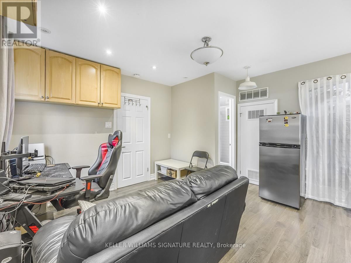 side unit - 65 ORTON PARK ROAD Image 9