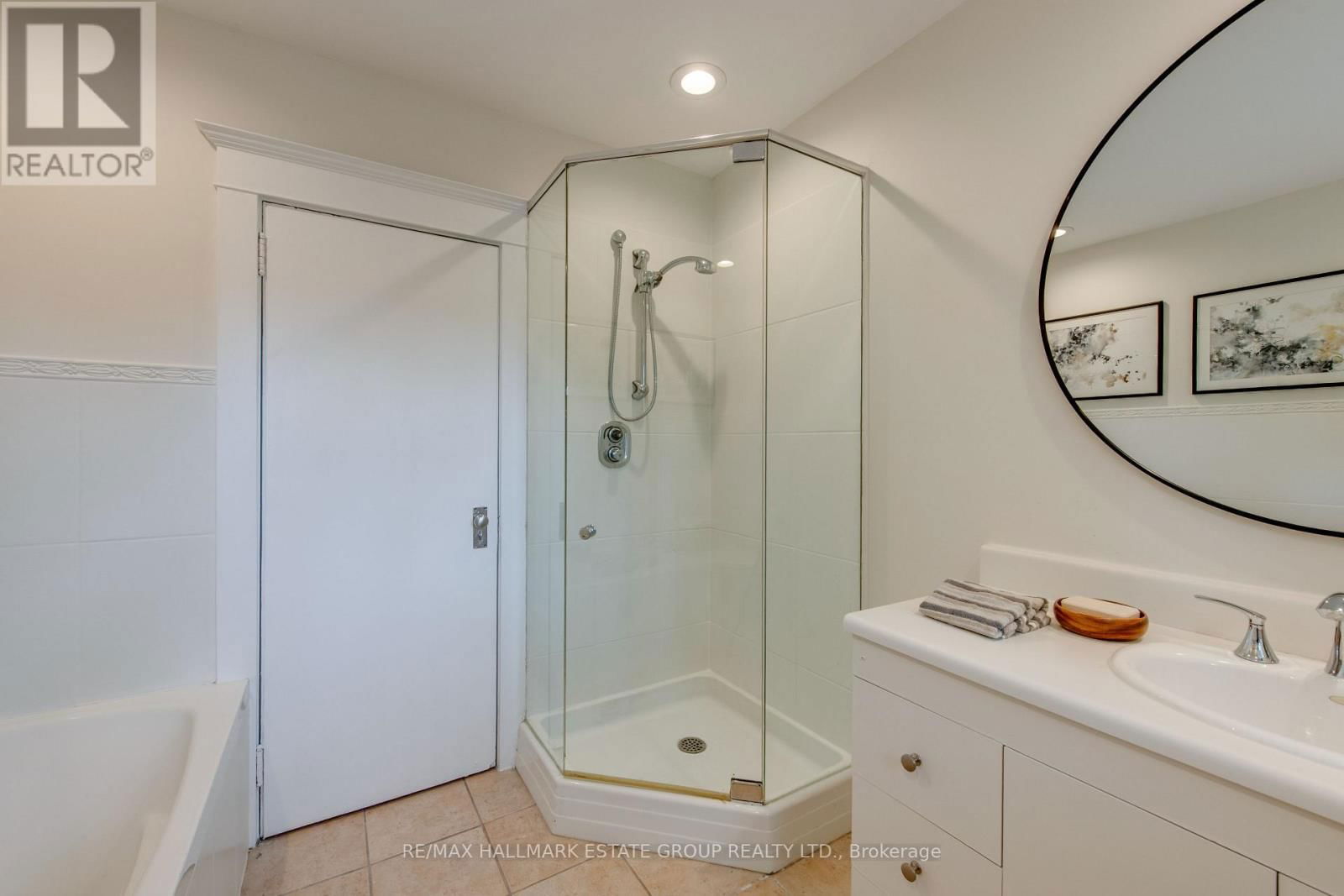 53 PLAYTER CRESCENT Image 26