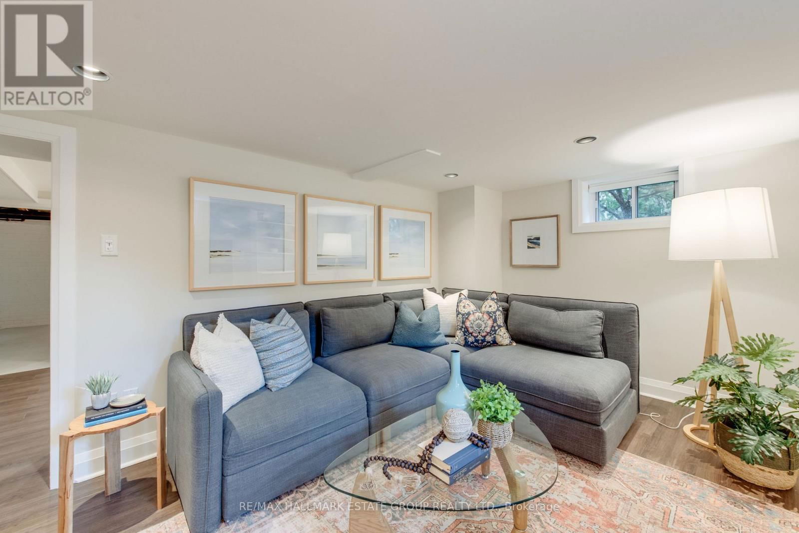 53 PLAYTER CRESCENT Image 38