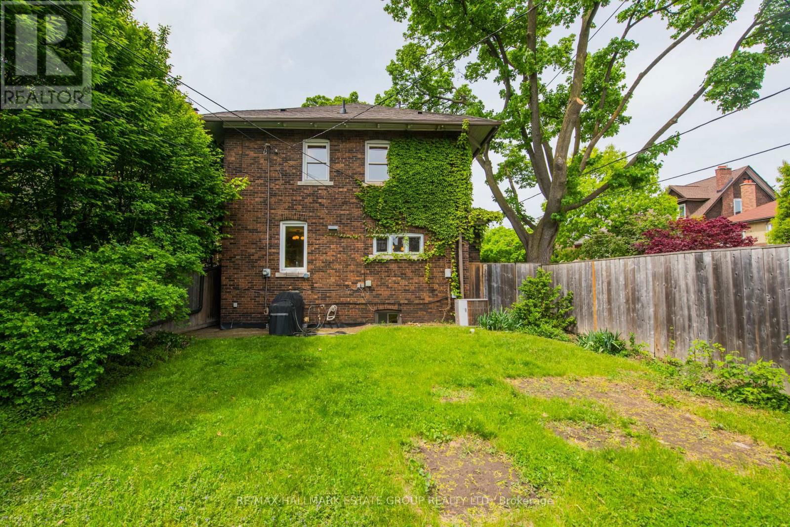 53 PLAYTER CRESCENT Image 45