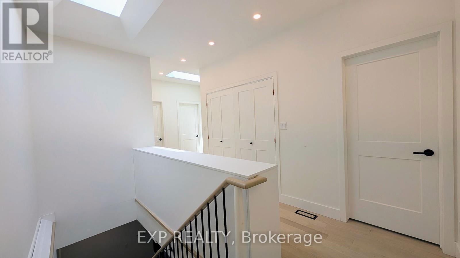 1043 LOGAN AVENUE Image 11