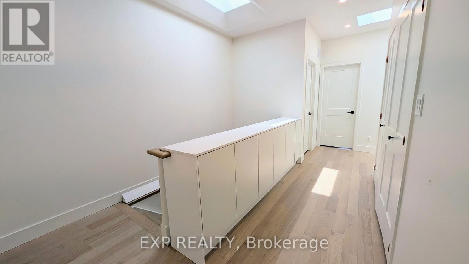 1043 LOGAN AVENUE Image 12