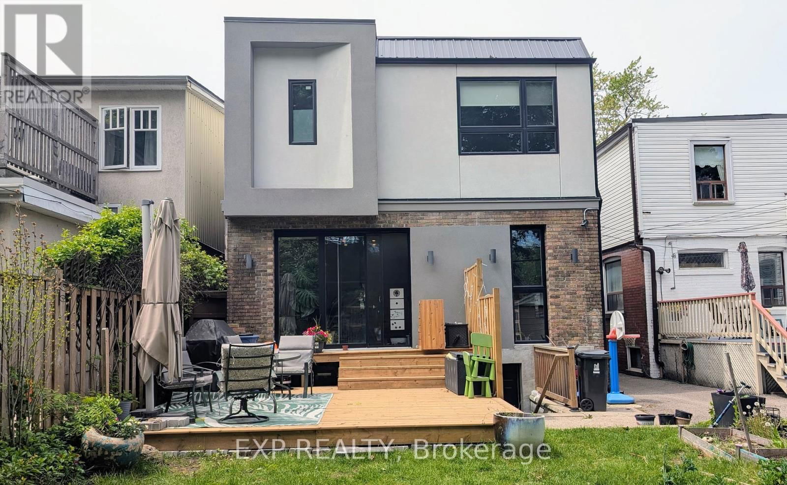 1043 LOGAN AVENUE Image 16