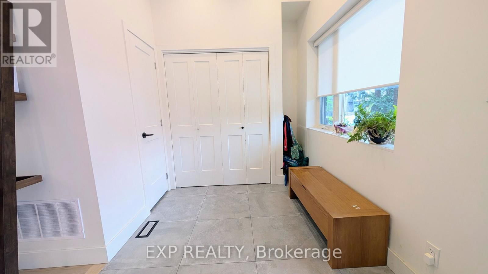 1043 LOGAN AVENUE Image 2