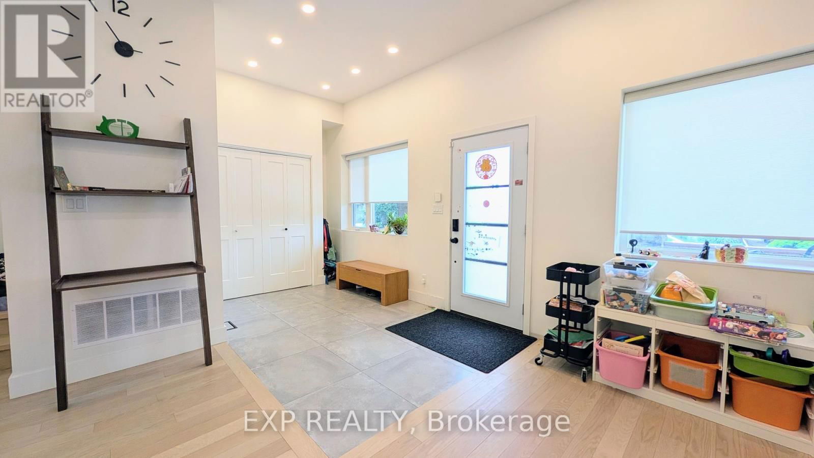 1043 LOGAN AVENUE Image 3