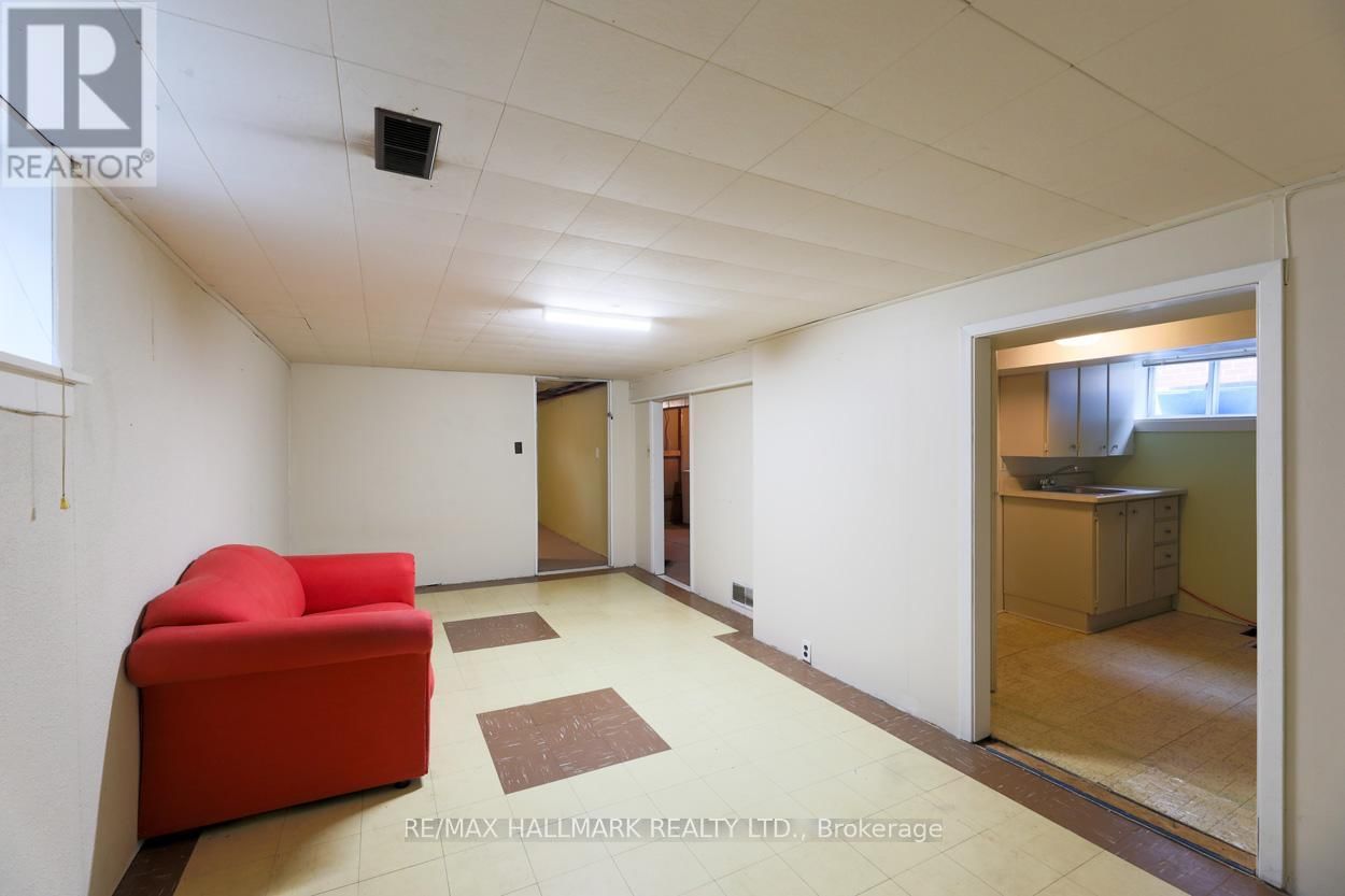 24 PHENIX DRIVE Image 12
