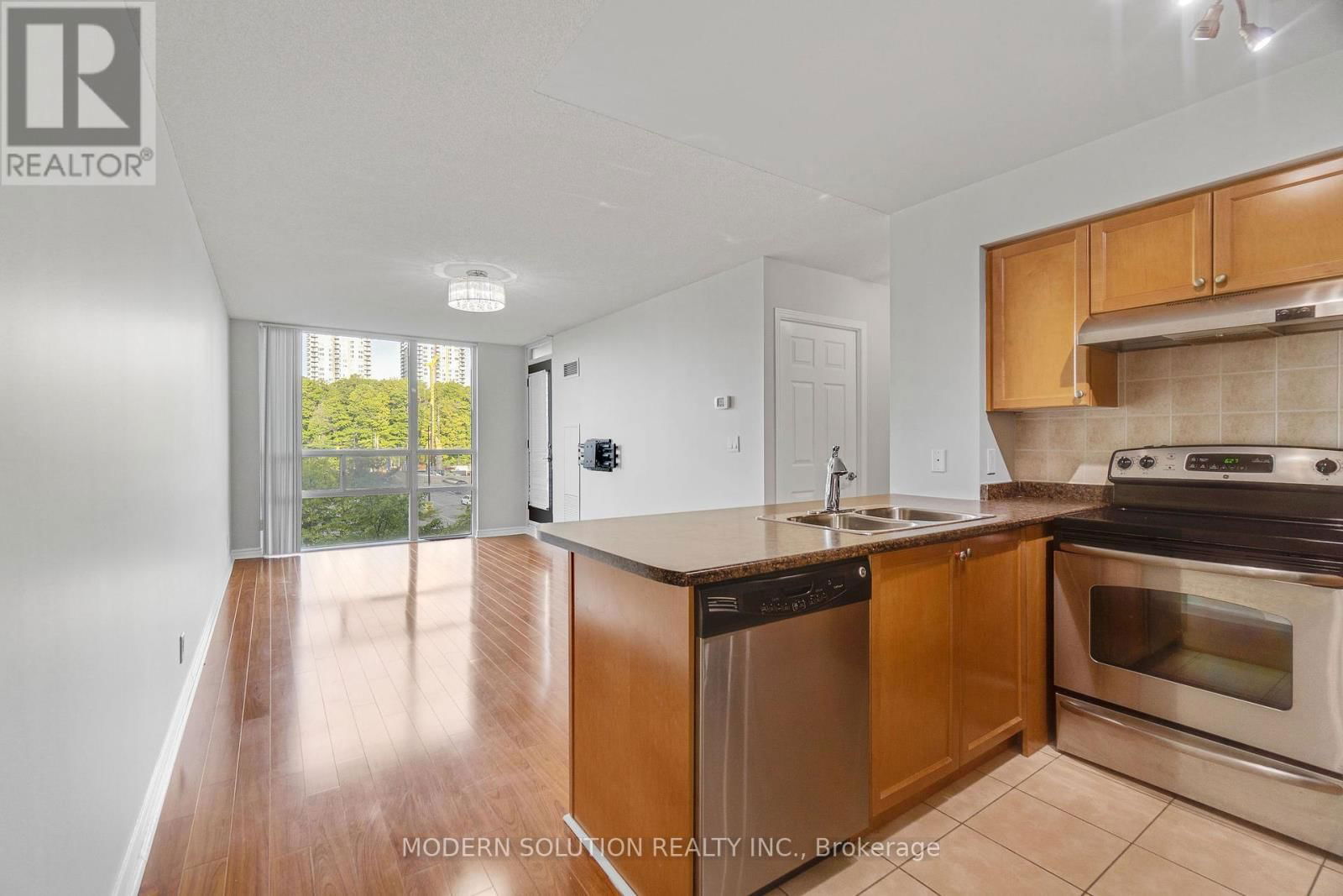 616 - 68 GRANGEWAY AVENUE Image 12