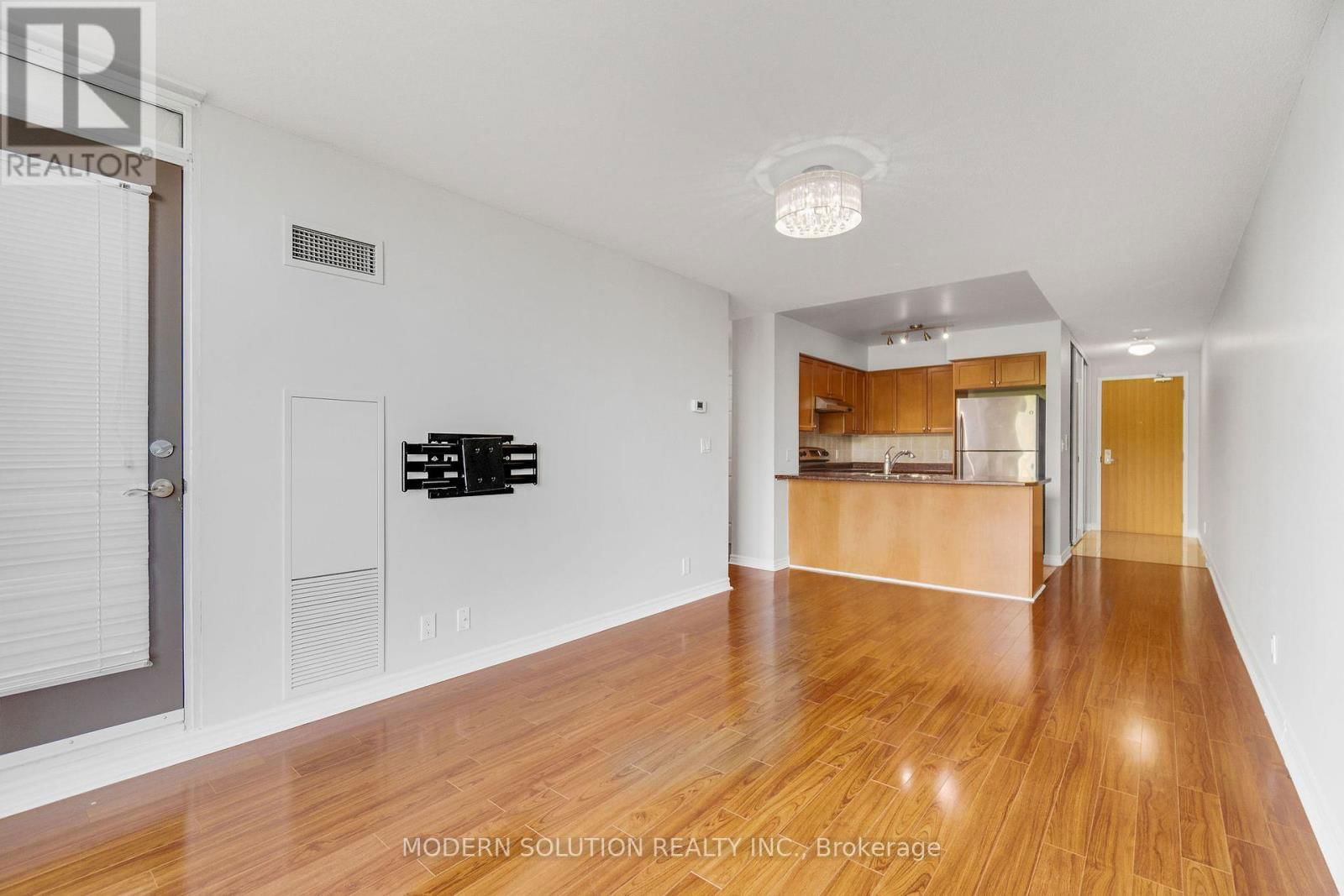 616 - 68 GRANGEWAY AVENUE Image 14