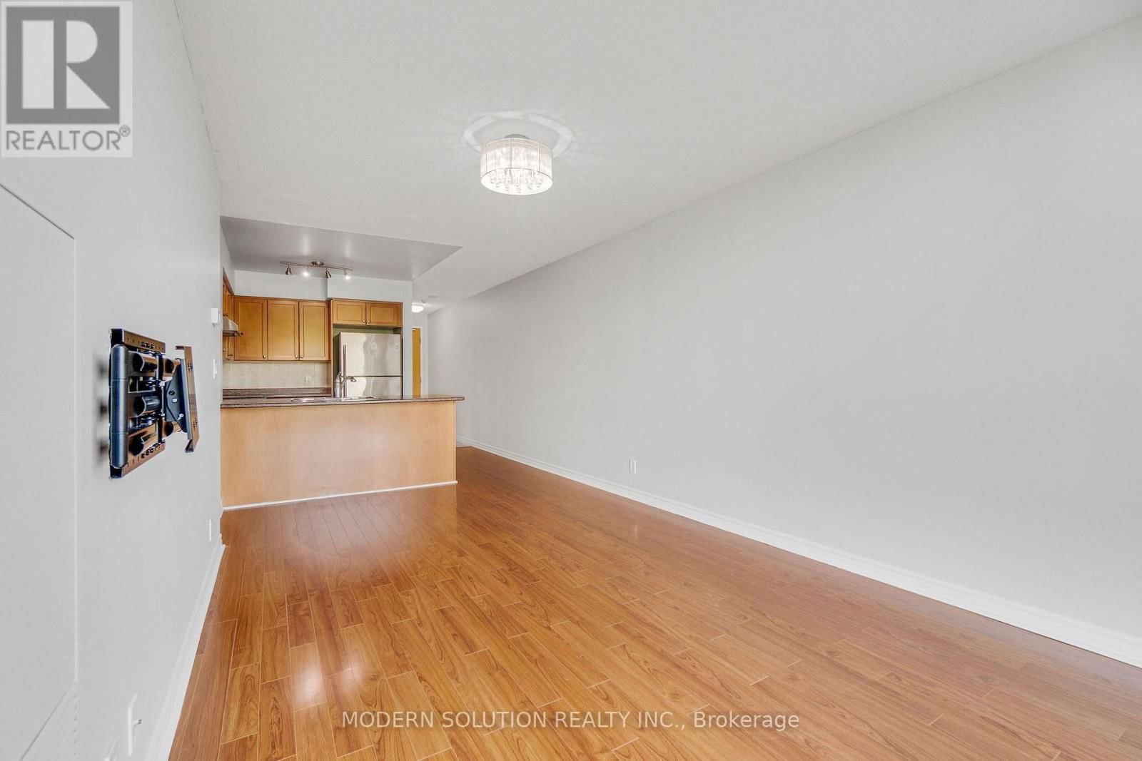 616 - 68 GRANGEWAY AVENUE Image 15