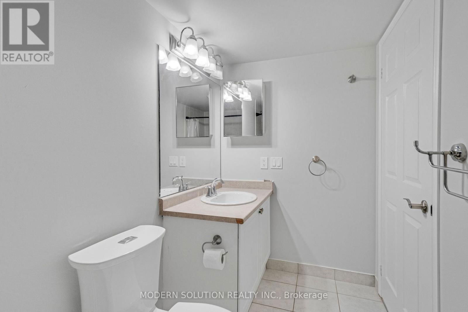 616 - 68 GRANGEWAY AVENUE Image 24