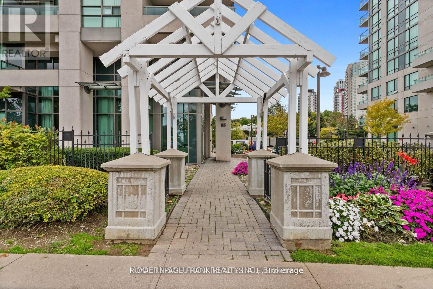 616 - 68 GRANGEWAY AVENUE Image 3