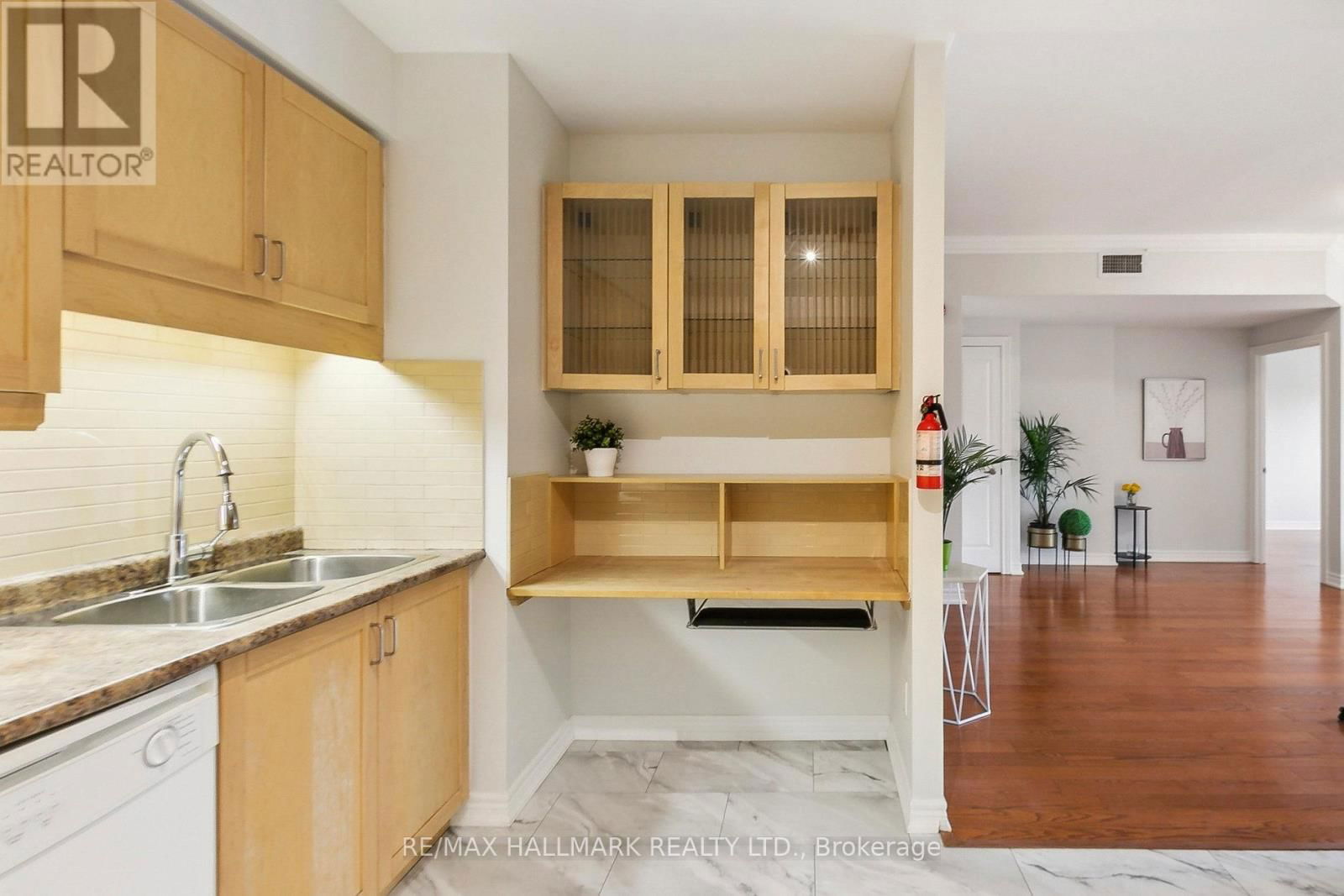 206 - 1 LAWLOR AVENUE Image 21