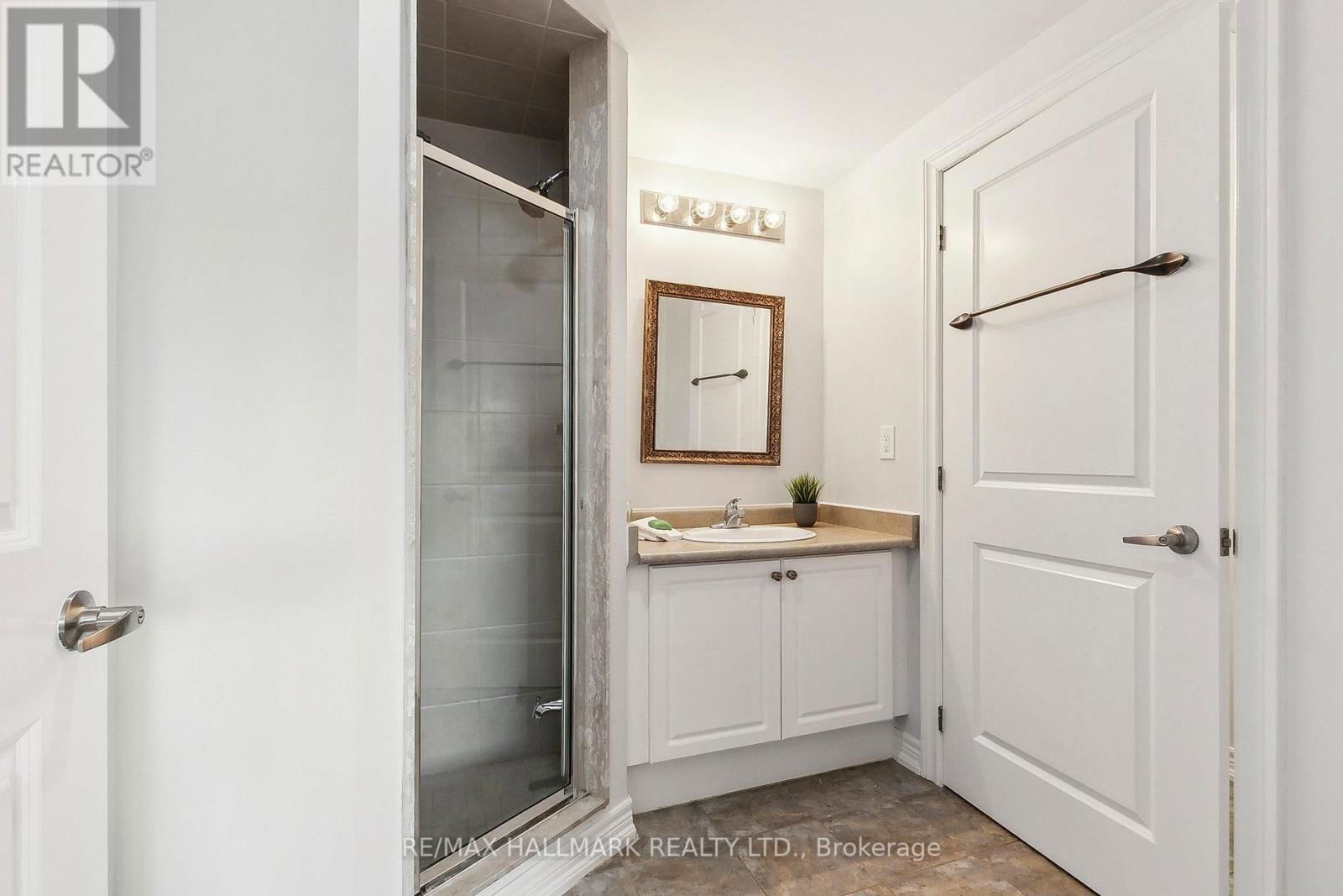 206 - 1 LAWLOR AVENUE Image 32