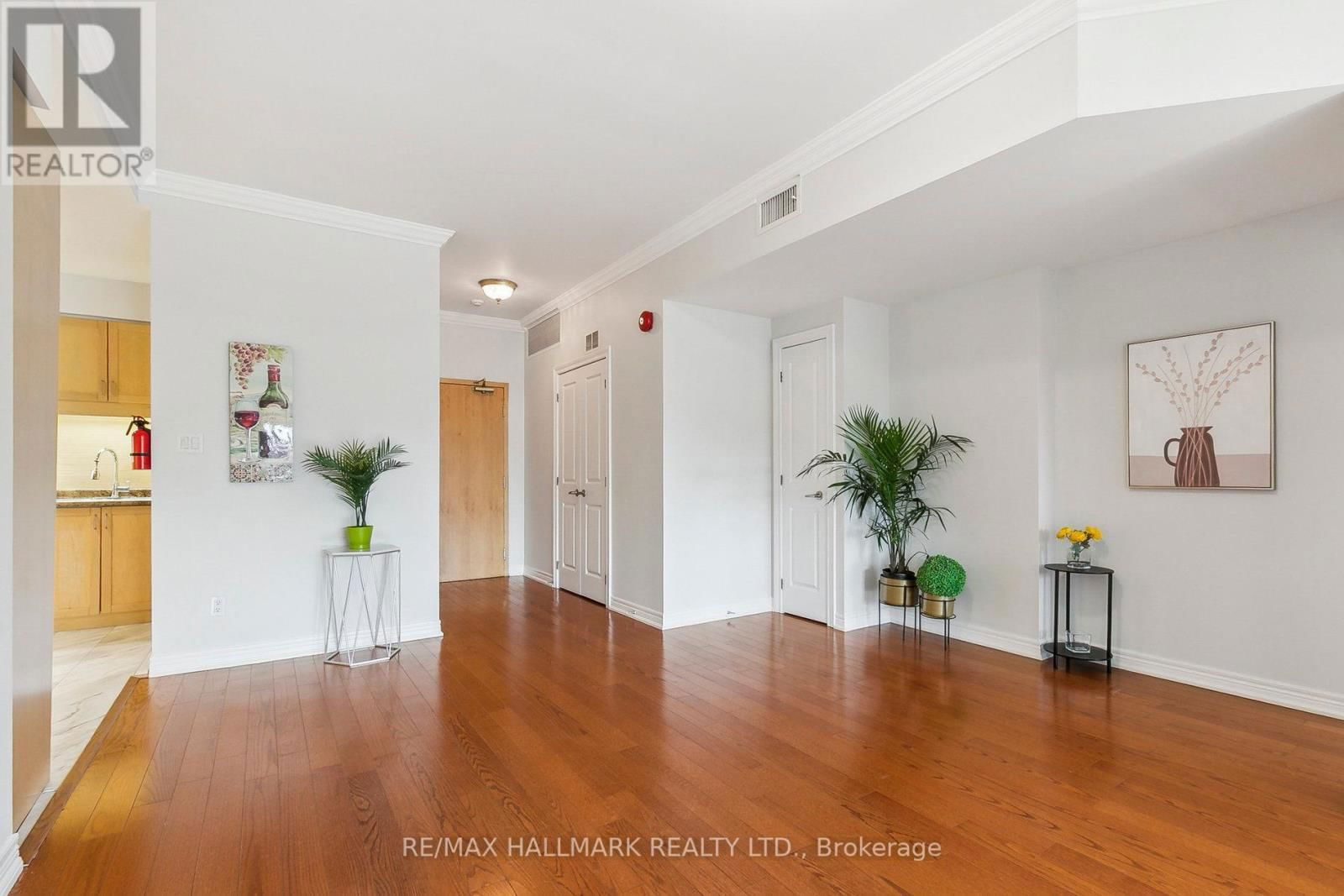 206 - 1 LAWLOR AVENUE Image 4