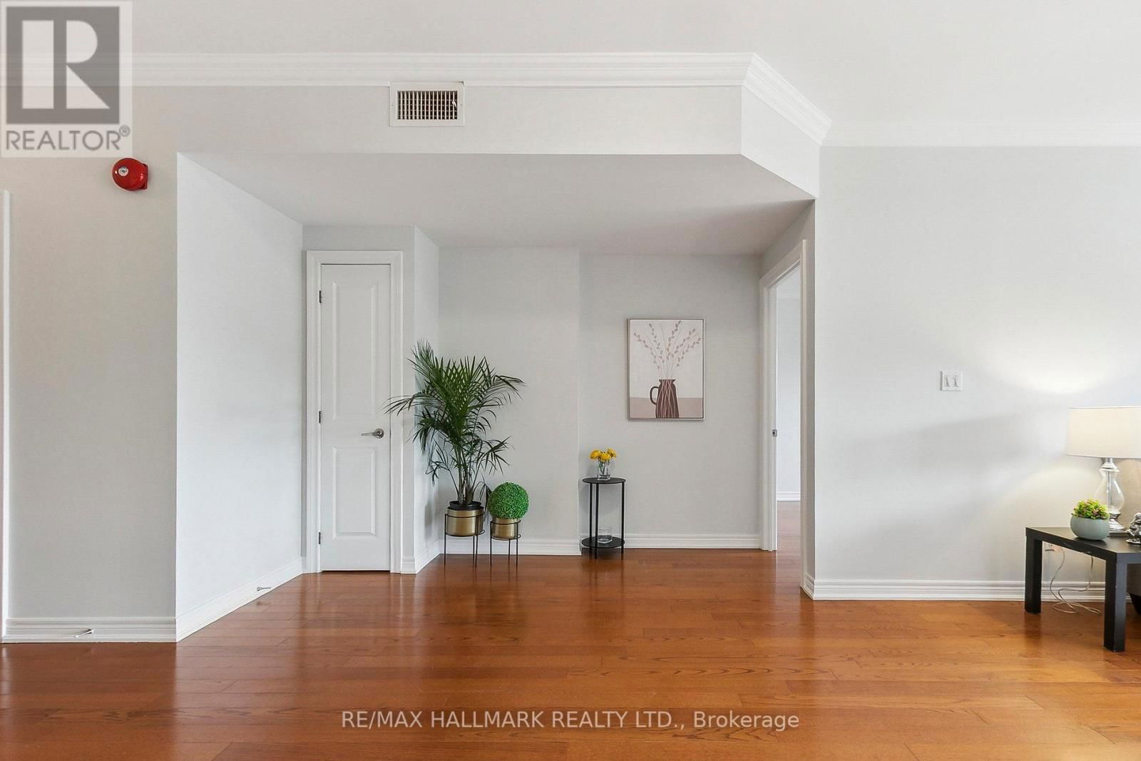 206 - 1 LAWLOR AVENUE Image 6