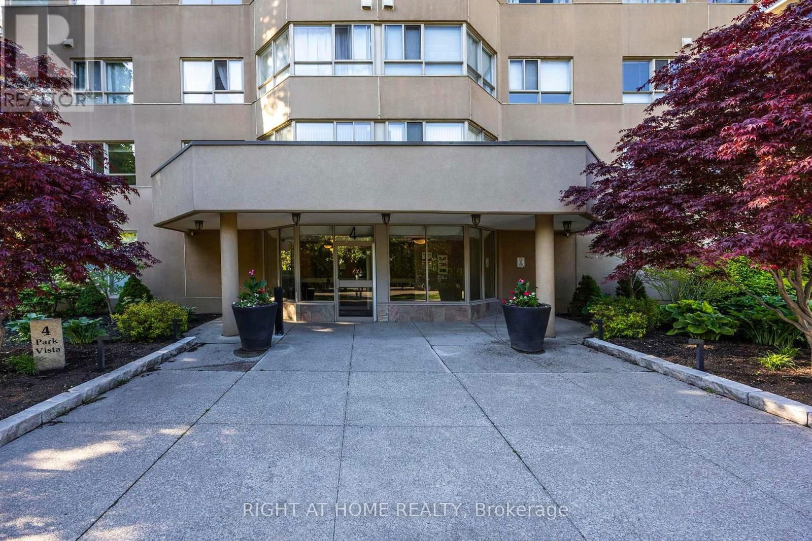 1107 - 4 PARK VISTA Image 2