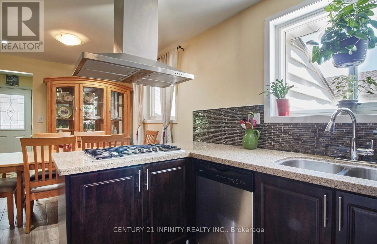 868 ANTONIO STREET Image 14