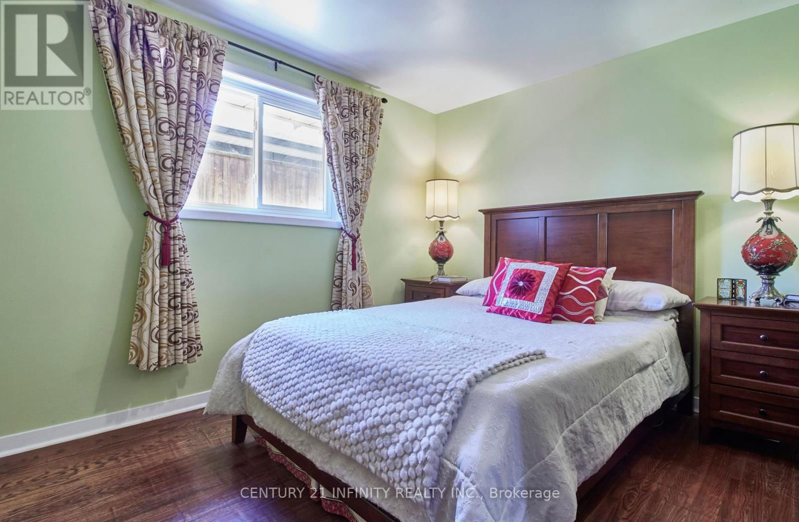 868 ANTONIO STREET Image 15