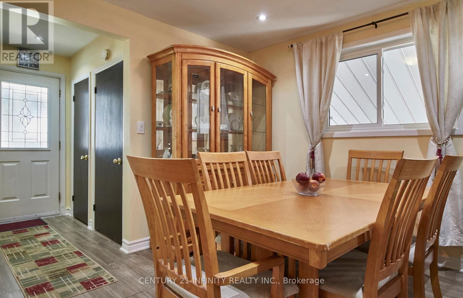 868 ANTONIO STREET Image 8