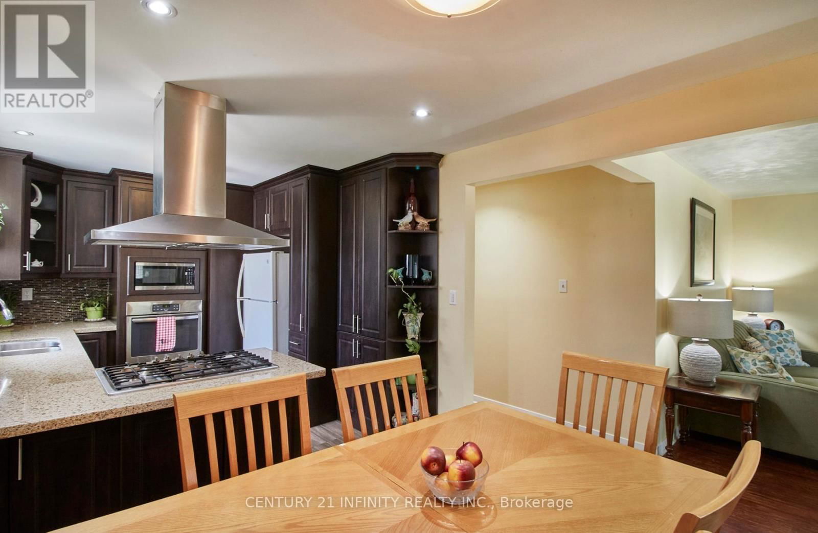 868 ANTONIO STREET Image 9