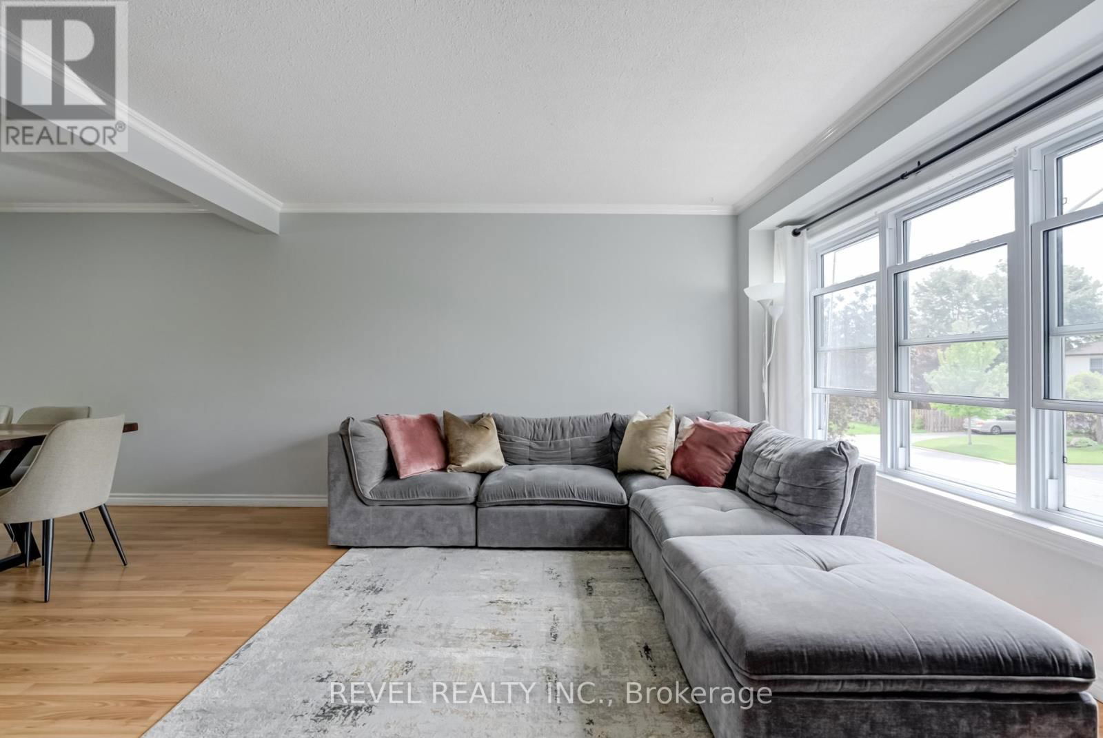 909 SOUTHRIDGE STREET Image 12