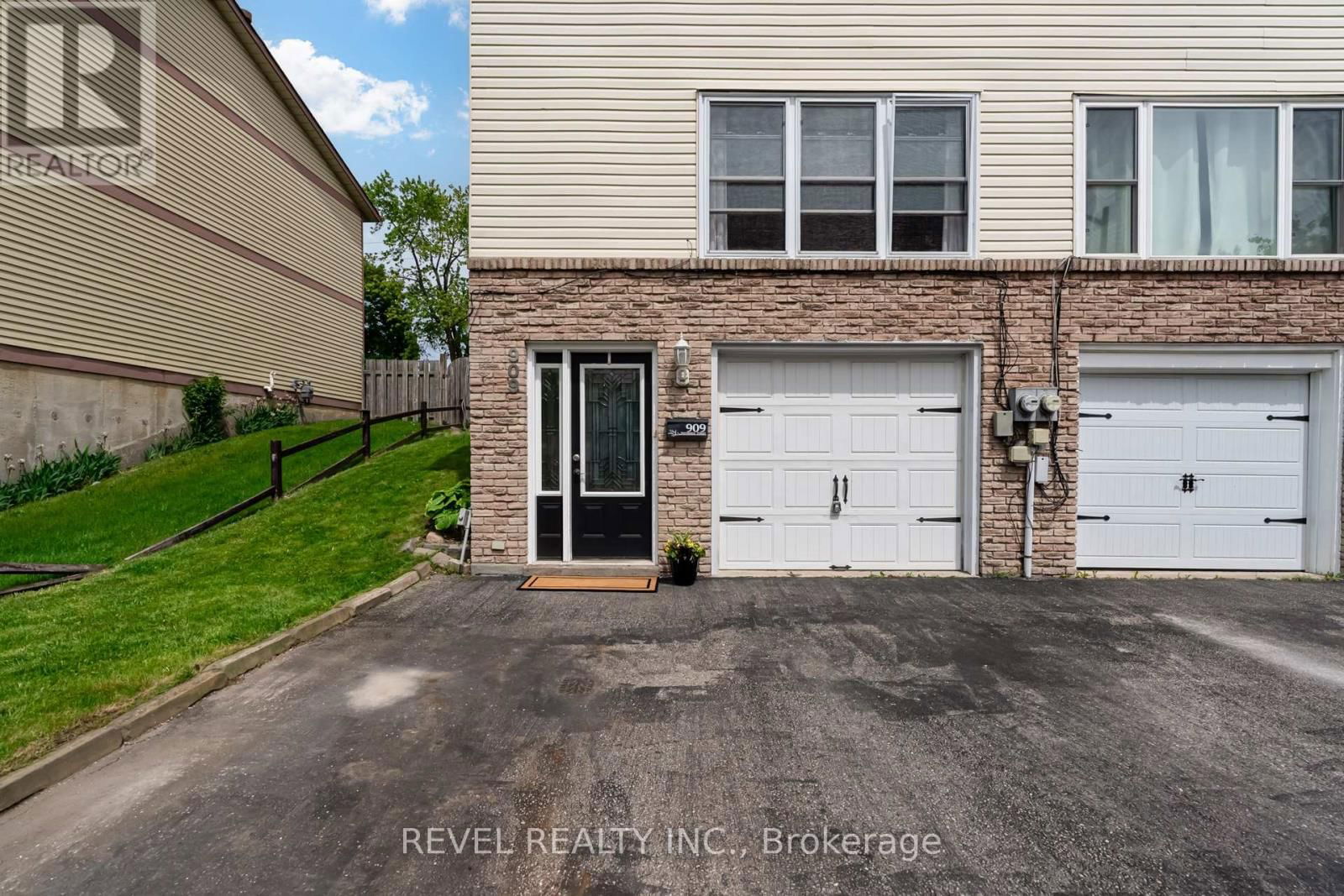 909 SOUTHRIDGE STREET Image 4