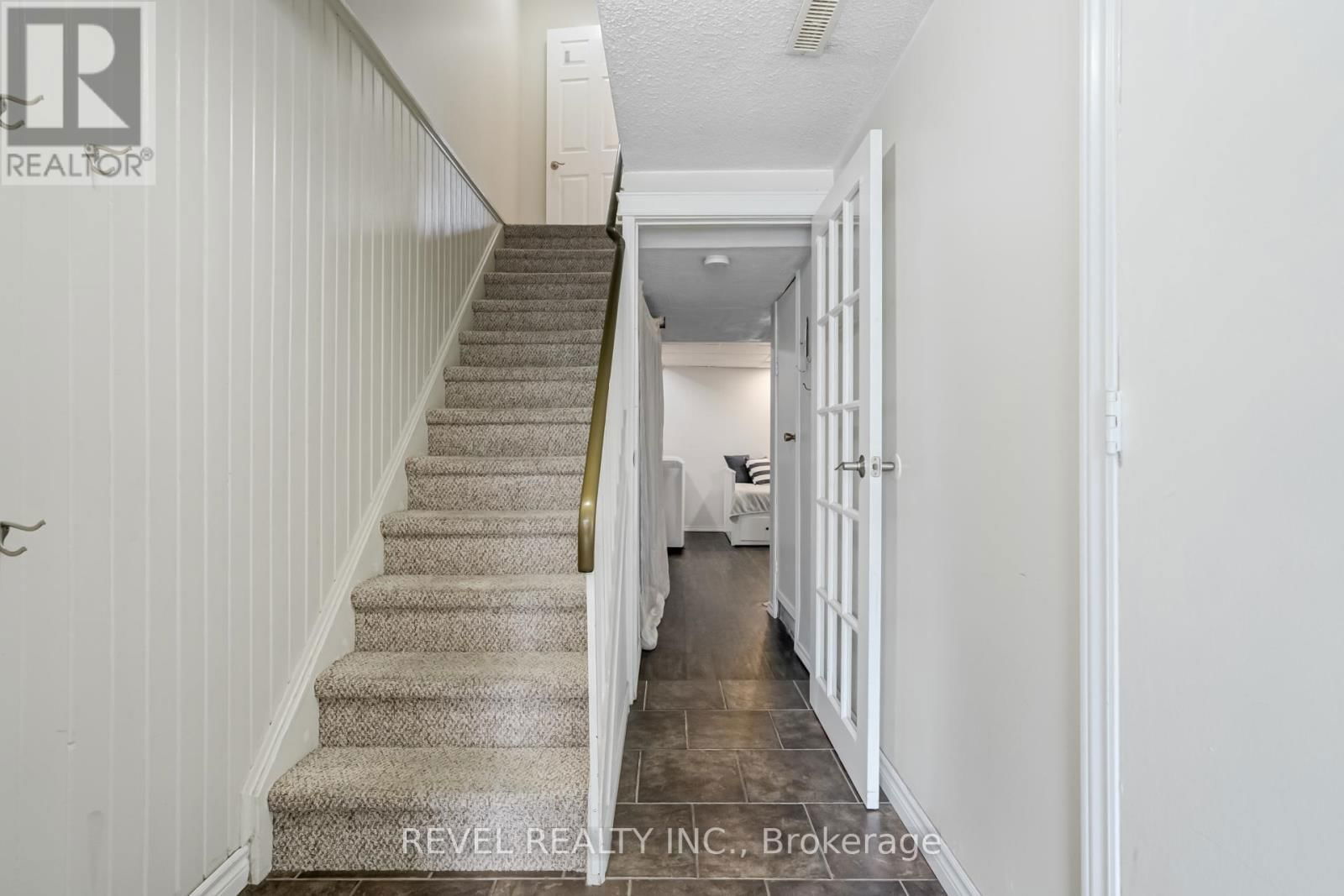 909 SOUTHRIDGE STREET Image 9