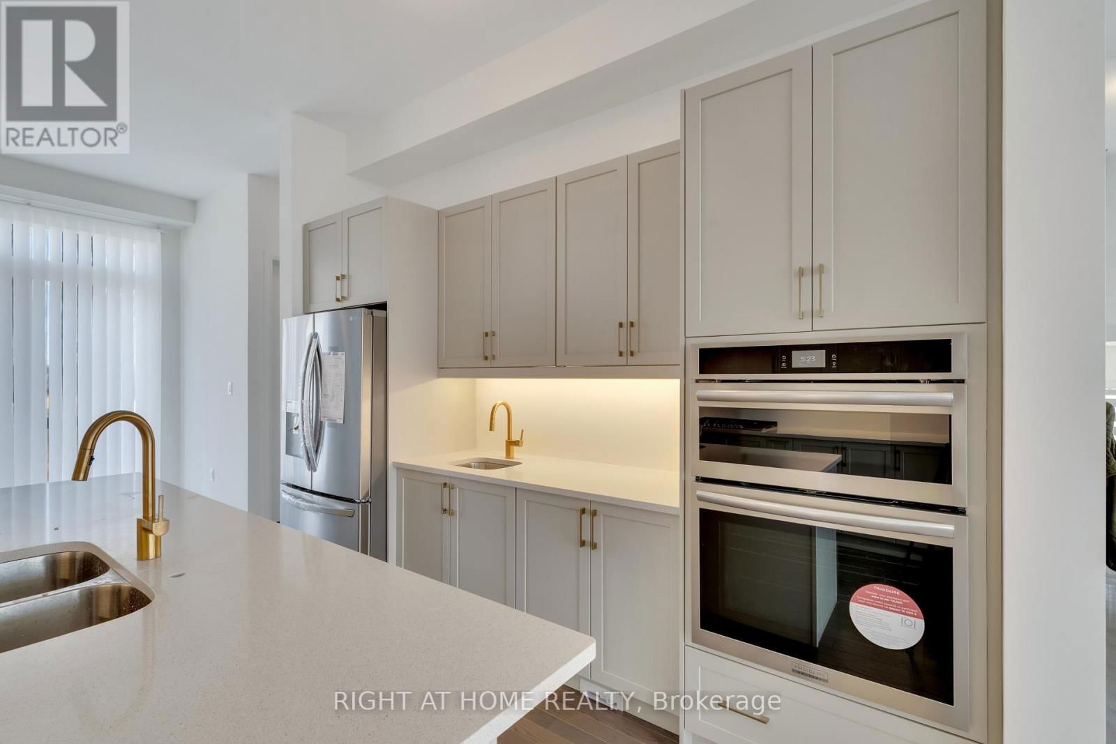 275 PORT DARLINGTON ROAD Image 18