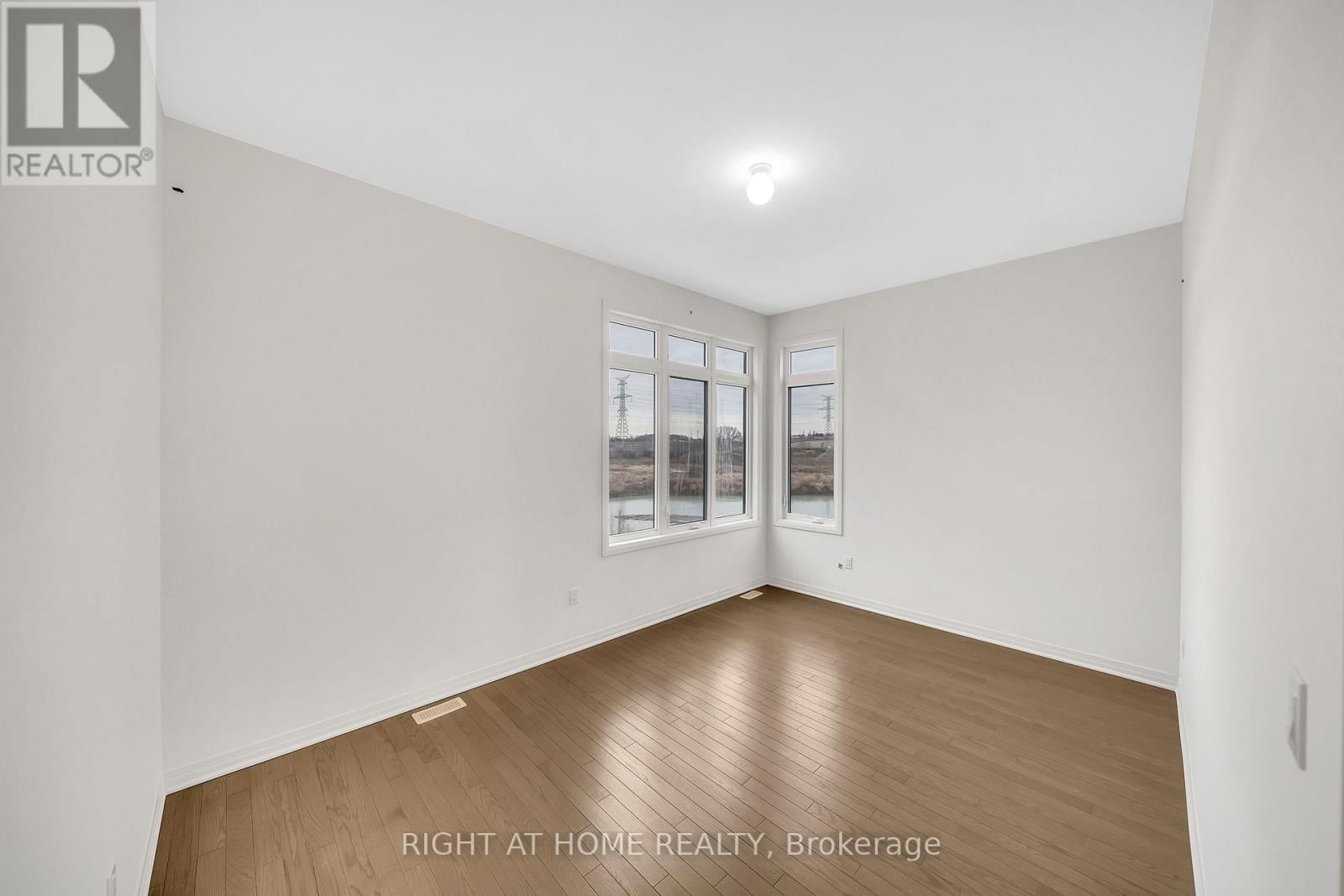 275 PORT DARLINGTON ROAD Image 25