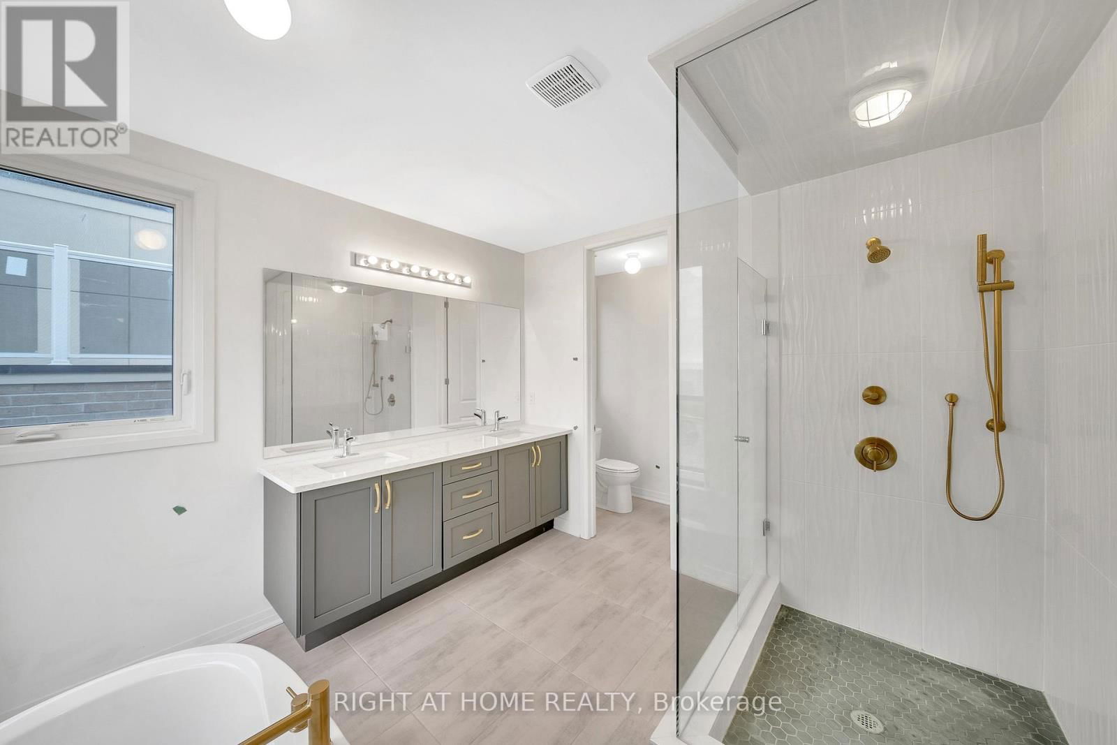 275 PORT DARLINGTON ROAD Image 32