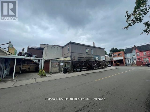673 GERRARD STREET EAST Image 5