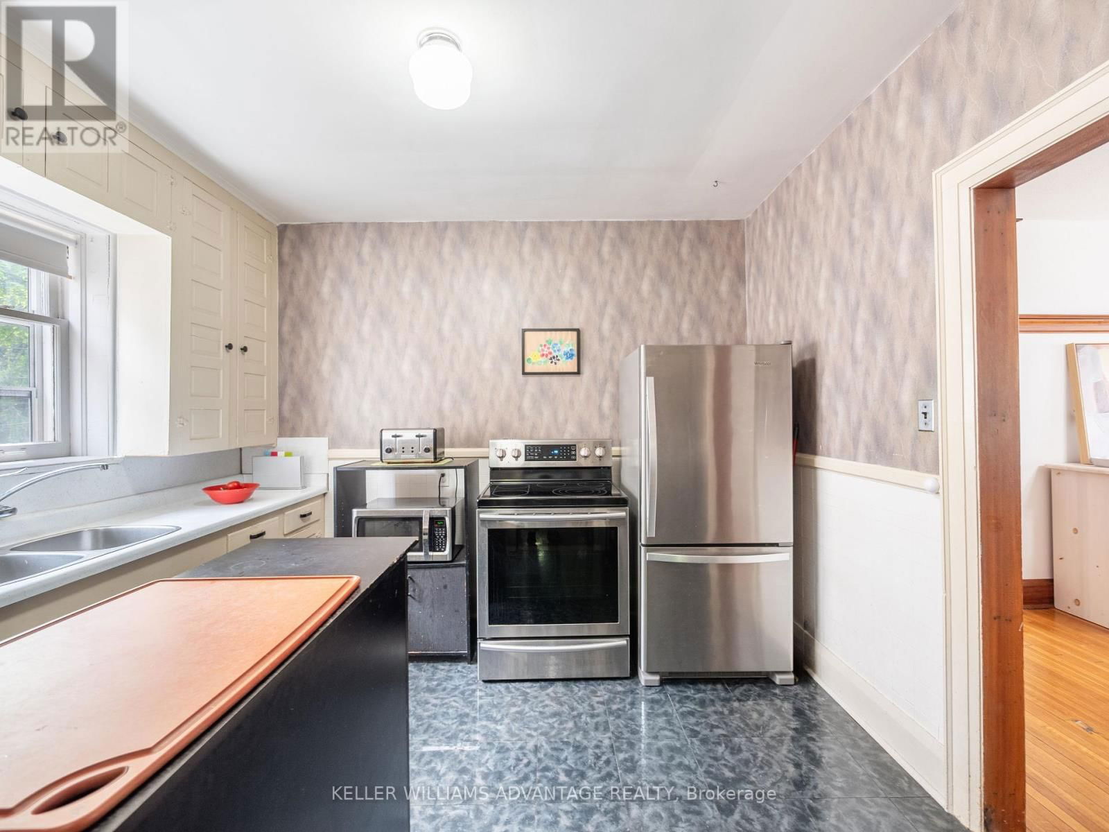 58 SILVER BIRCH AVENUE Image 10