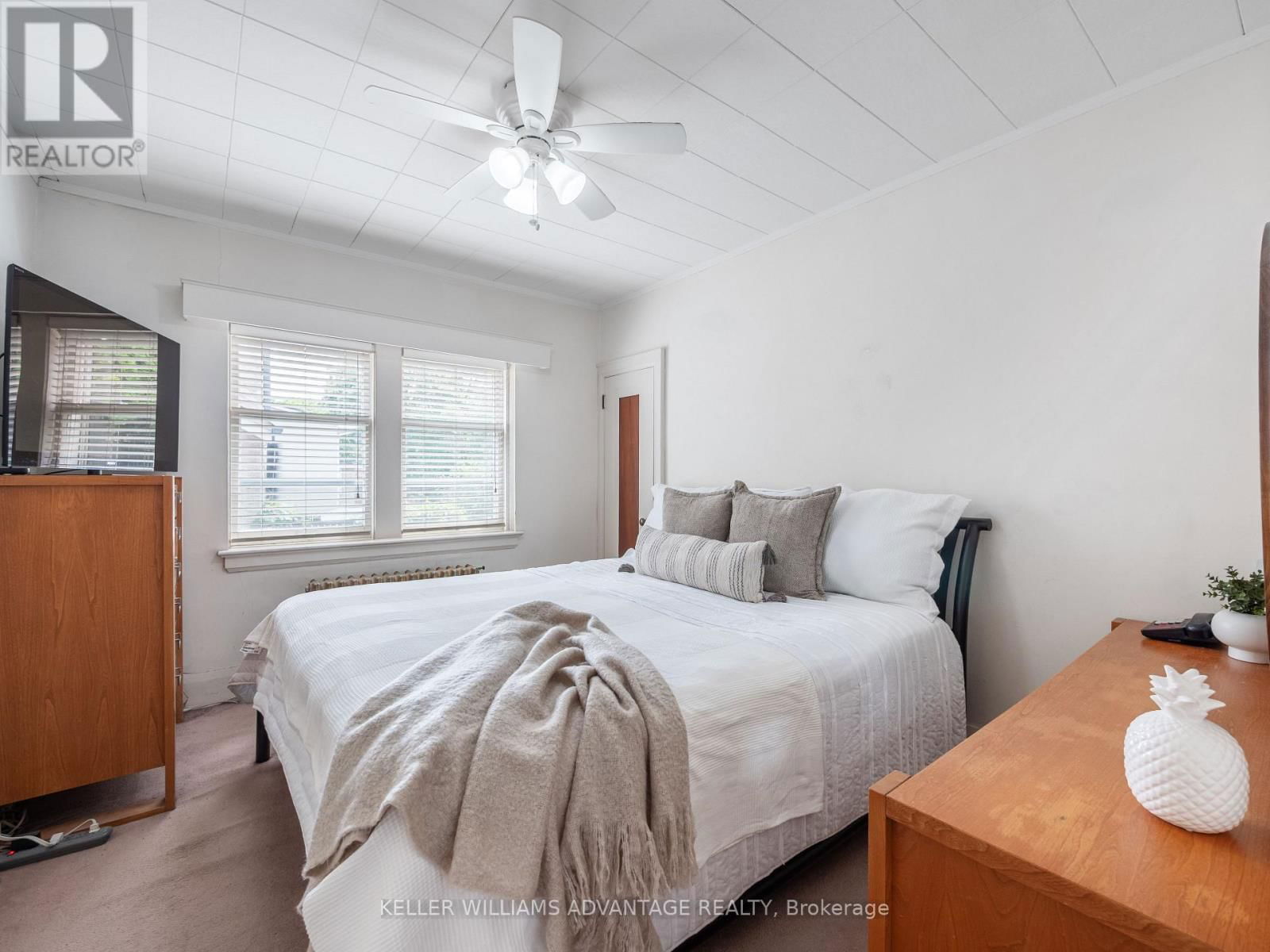 58 SILVER BIRCH AVENUE Image 12
