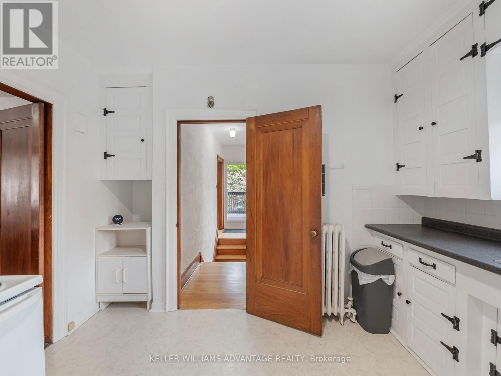 58 SILVER BIRCH AVENUE Image 24