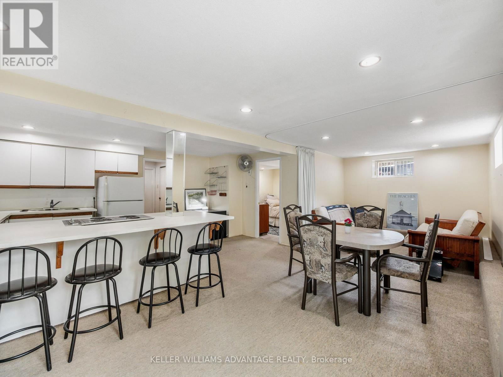 58 SILVER BIRCH AVENUE Image 32