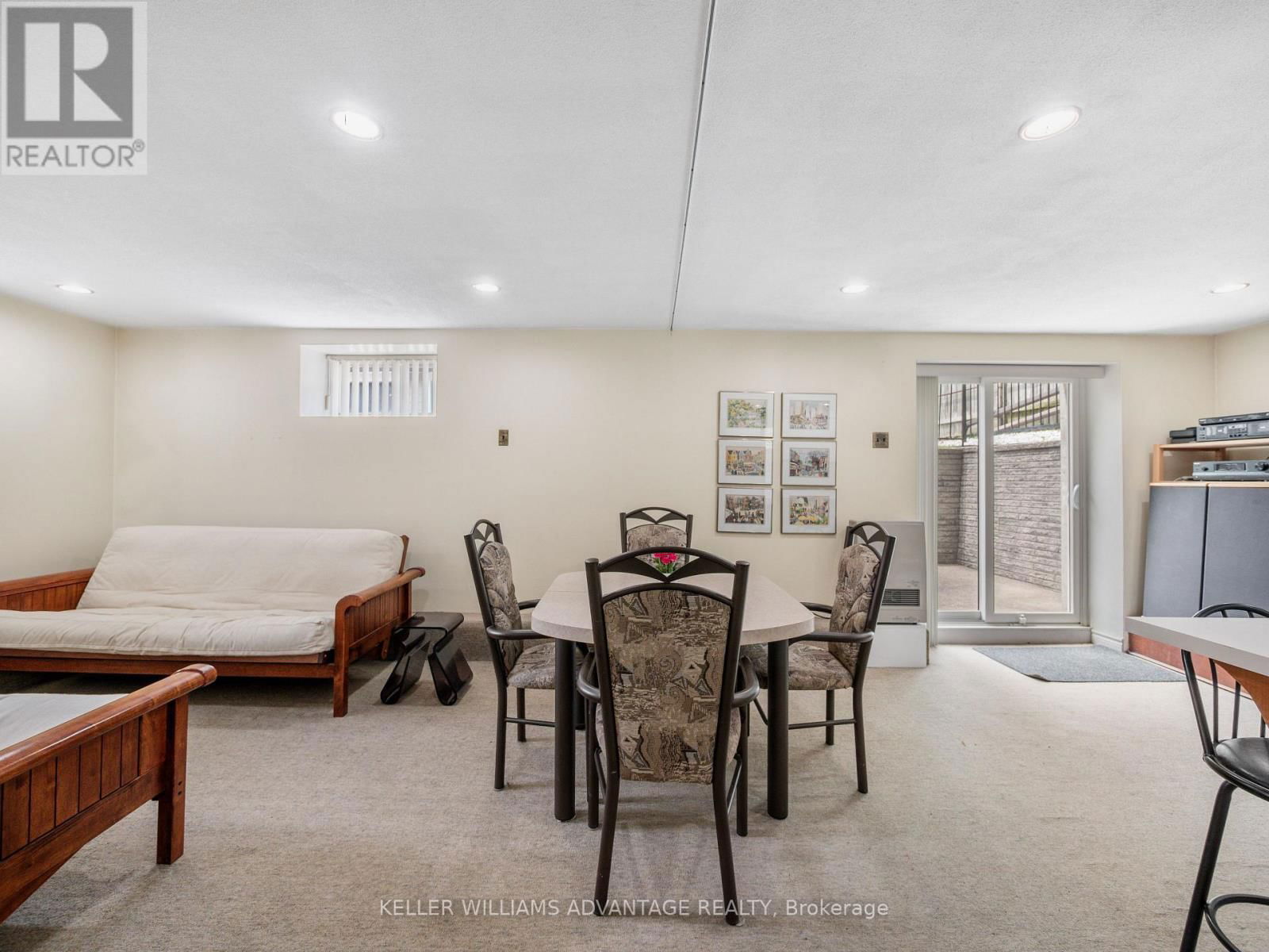 58 SILVER BIRCH AVENUE Image 33