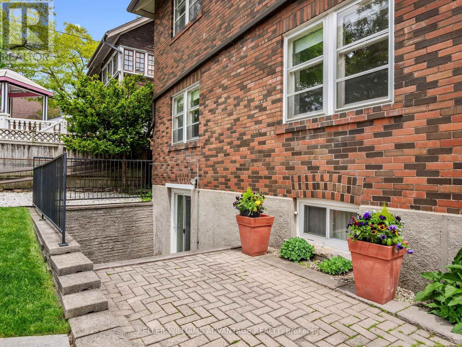 58 SILVER BIRCH AVENUE Image 37